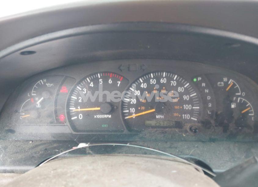 Photo 7 of 2000 Toyota Tundra LTD V8 (VIN 5TBBT4812YS031675)