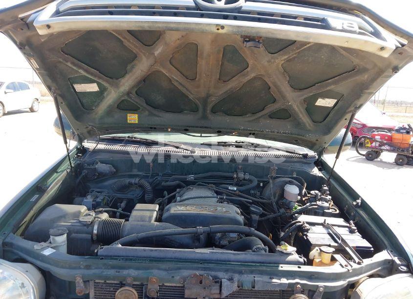 Photo 10 of 2000 Toyota Tundra LTD V8 (VIN 5TBBT4812YS102826)