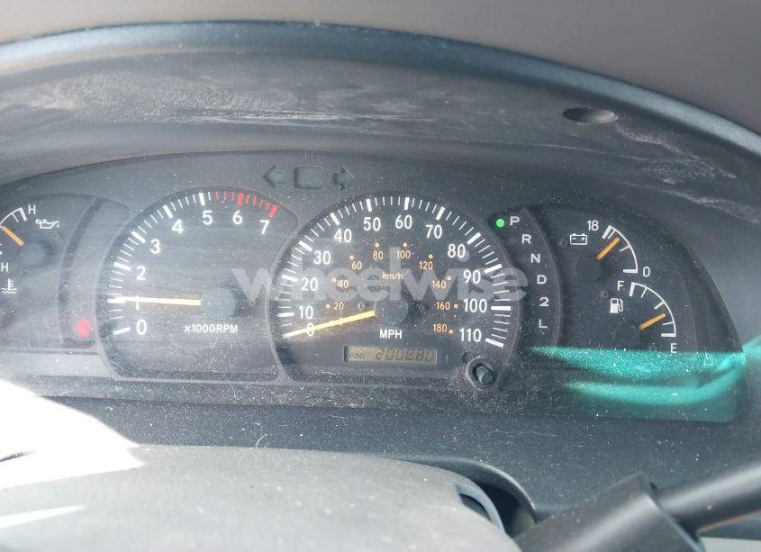 Photo 7 of 2000 Toyota Tundra LTD V8 (VIN 5TBBT4812YS102826)