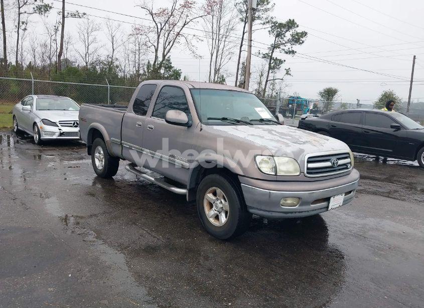 2001 Toyota Tundra LTD V8 (VIN 5TBBT48151S220102) main photo