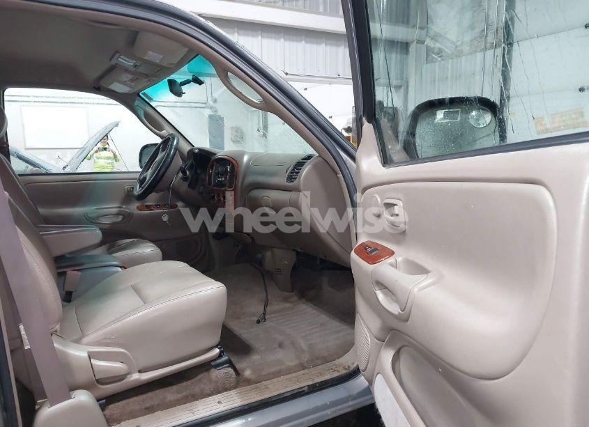 Photo 5 of 2001 Toyota Tundra LTD V8 (VIN 5TBBT48171S167385)