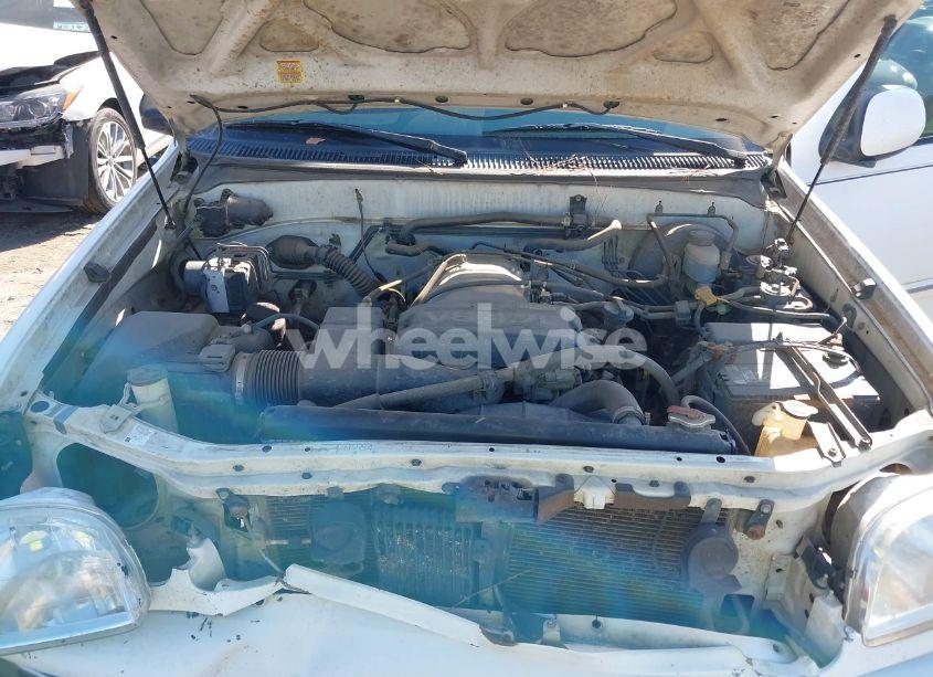 Photo 10 of 2002 Toyota Tundra LTD V8 (VIN 5TBBT48172S248940)