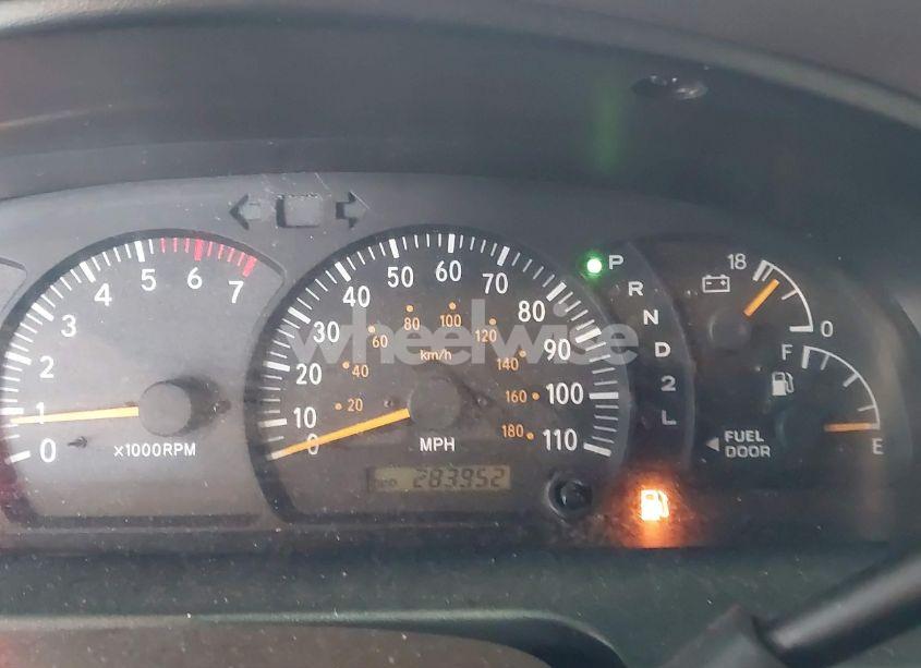 Photo 15 of 2003 Toyota Tundra LIMITED V8 (VIN 5TBBT48173S419798)