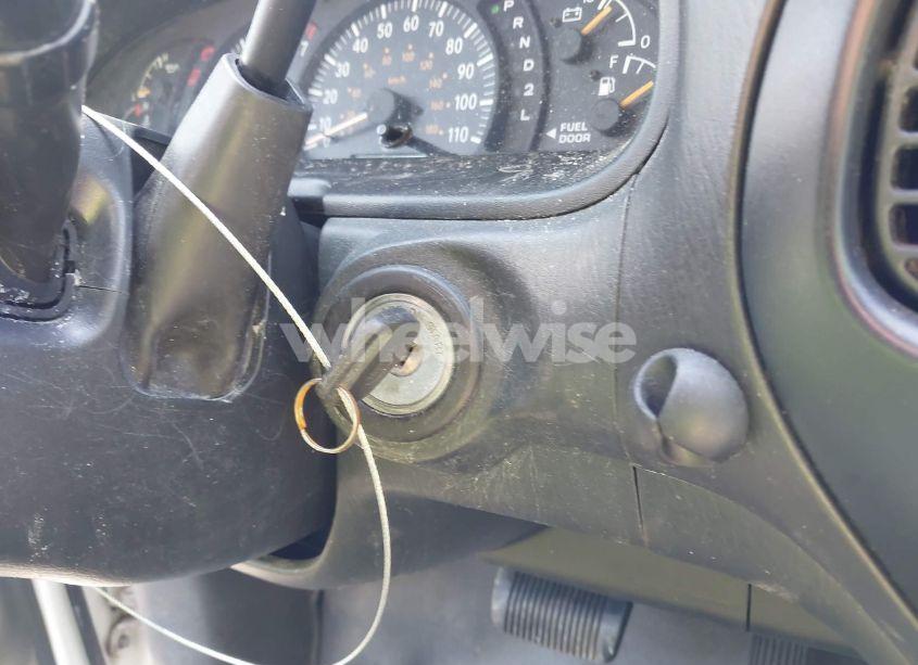 Photo 11 of 2003 Toyota Tundra LIMITED V8 (VIN 5TBBT48173S435712)