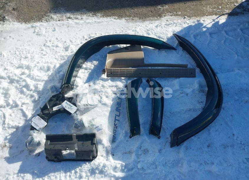 Photo 12 of 2004 Toyota Tundra LIMITED V8 (VIN 5TBBT48174S446338)