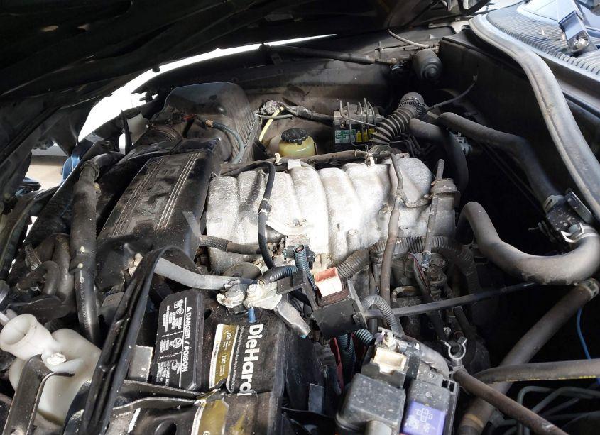 Photo 10 of 2000 Toyota Tundra LTD V8 (VIN 5TBBT4817YS066938)