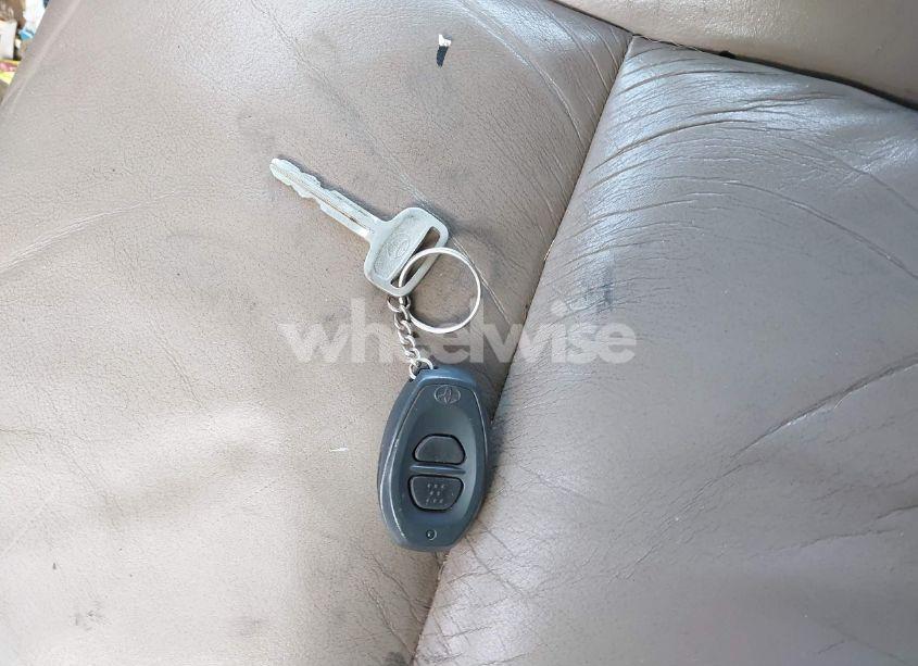 Photo 11 of 2000 Toyota Tundra LTD V8 (VIN 5TBBT4817YS066938)