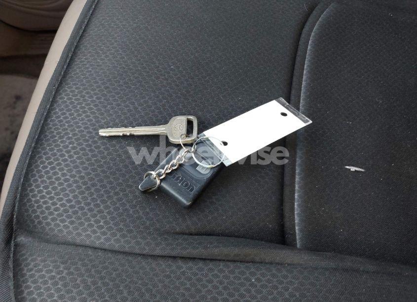 Photo 11 of 2001 Toyota Tundra LTD V8 (VIN 5TBBT48191S175228)