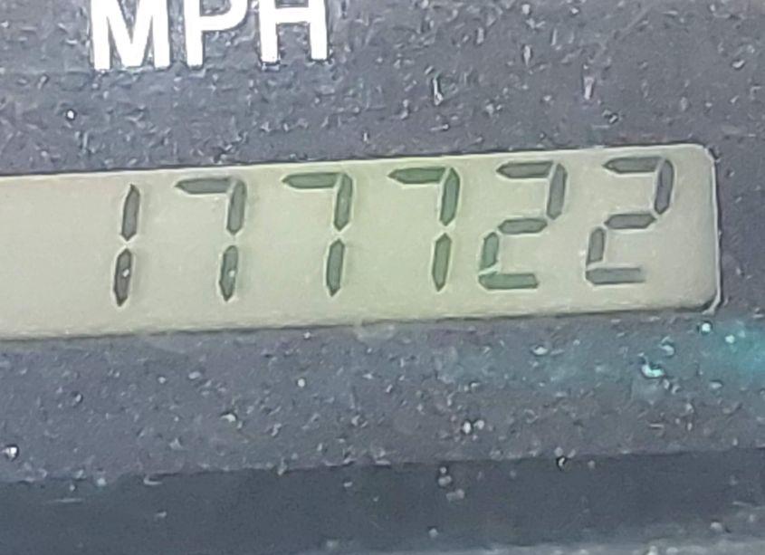 Photo 16 of 2003 Toyota Tundra LIMITED V8 (VIN 5TBBT48193S394970)