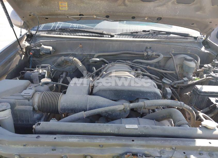 Photo 10 of 2000 Toyota Tundra LTD V8 (VIN 5TBBT4819YS053530)