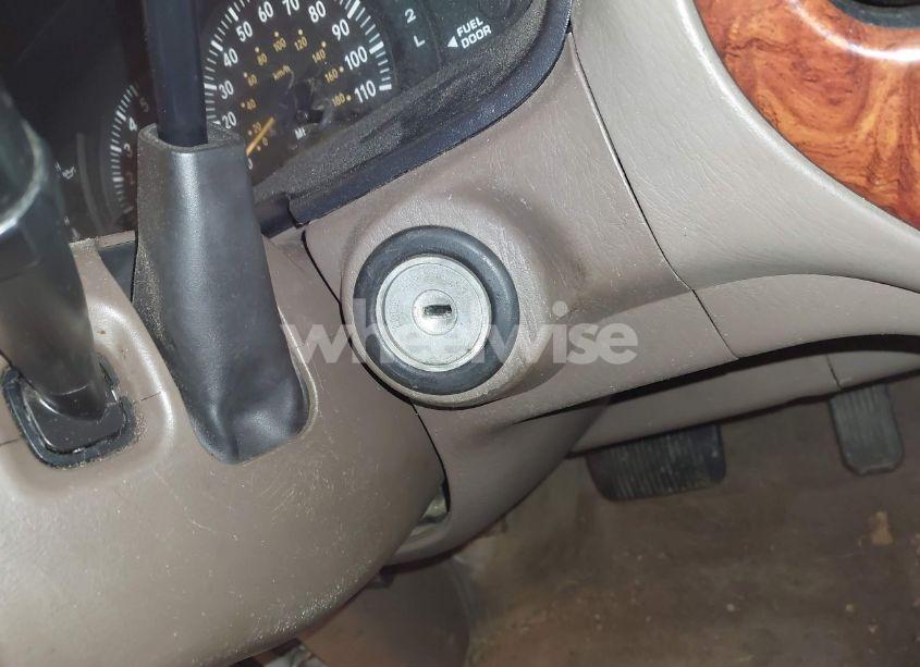 Photo 11 of 2003 Toyota Tundra LIMITED V8 (VIN 5TBBT481X3S383184)