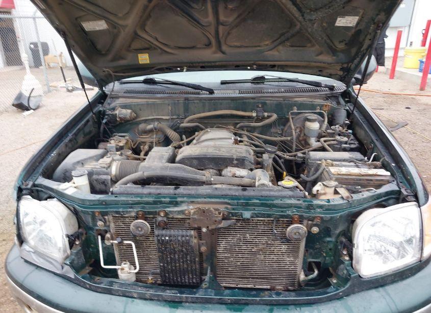 Photo 10 of 2000 Toyota Tundra LTD V8 (VIN 5TBBT481XYS090991)