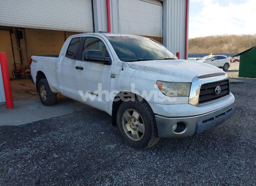 2007 Toyota Tundra SR5 4.7L V8 (VIN 5TBBT54177S457632) main photo