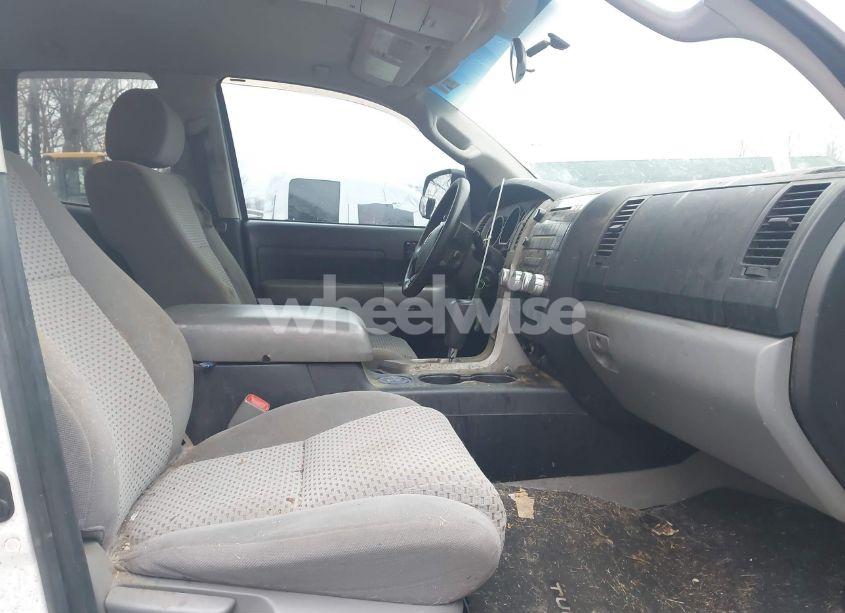 Photo 5 of 2008 Toyota Tundra SR5 4.7L V8 (VIN 5TBBT54198S458265)