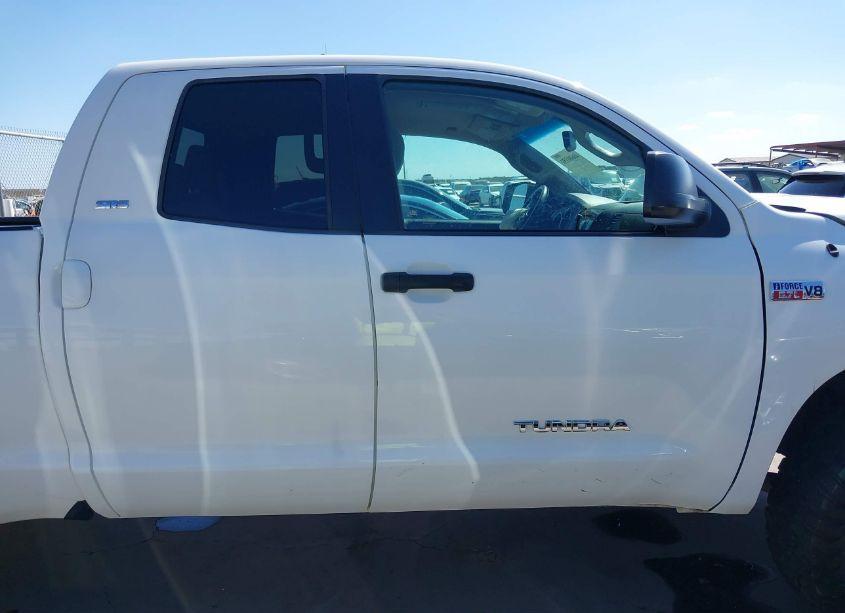 Photo 14 of 2007 Toyota Tundra SR5 5.7L V8 (VIN 5TBBV54107S450869)