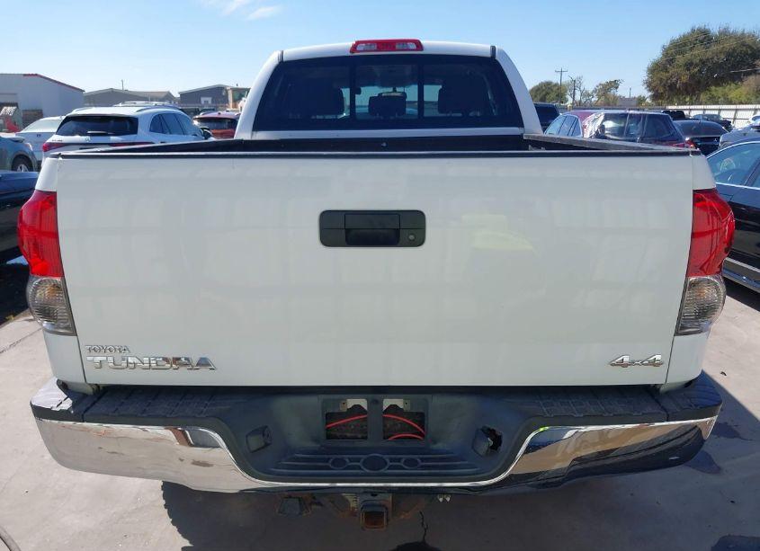 Photo 17 of 2007 Toyota Tundra SR5 5.7L V8 (VIN 5TBBV54107S450869)