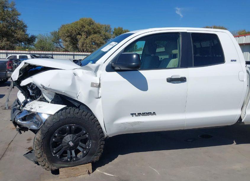 Photo 18 of 2007 Toyota Tundra SR5 5.7L V8 (VIN 5TBBV54107S450869)