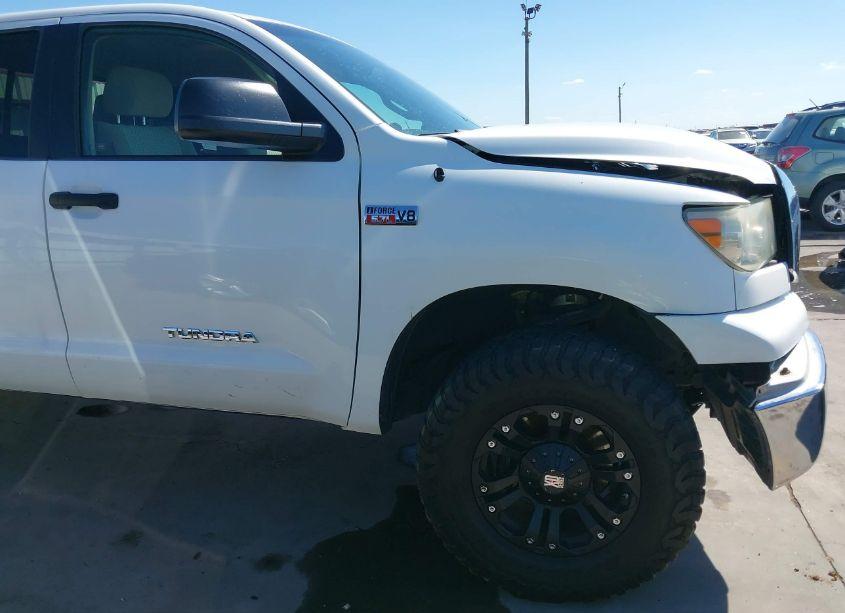 Photo 19 of 2007 Toyota Tundra SR5 5.7L V8 (VIN 5TBBV54107S450869)