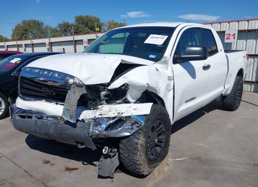 Photo 2 of 2007 Toyota Tundra SR5 5.7L V8 (VIN 5TBBV54107S450869)