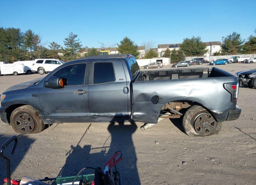 Photo 14 of 2007 Toyota Tundra SR5 5.7L V8 (VIN 5TBBV54107S488165)