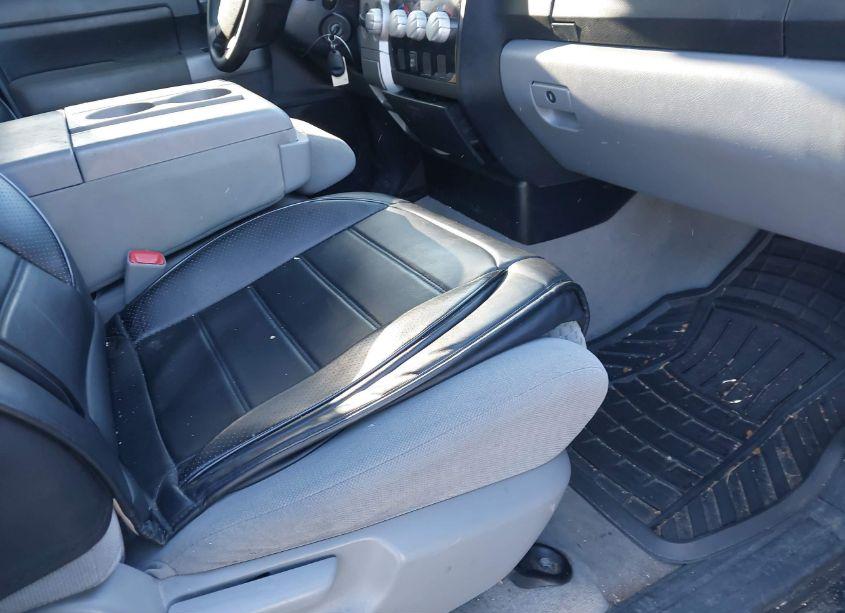 Photo 5 of 2007 Toyota Tundra SR5 5.7L V8 (VIN 5TBBV54107S488165)