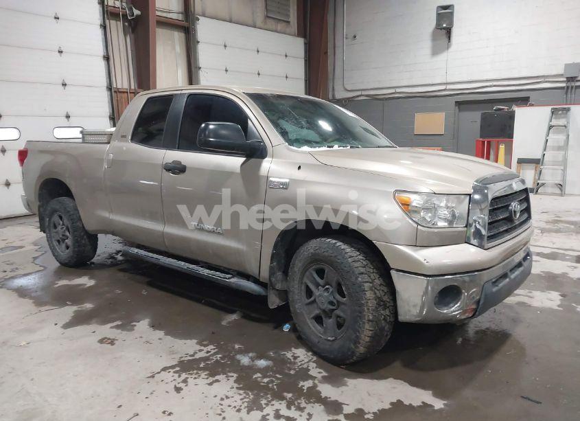 2007 Toyota Tundra SR5 5.7L V8 (VIN 5TBBV54117S455482) main photo