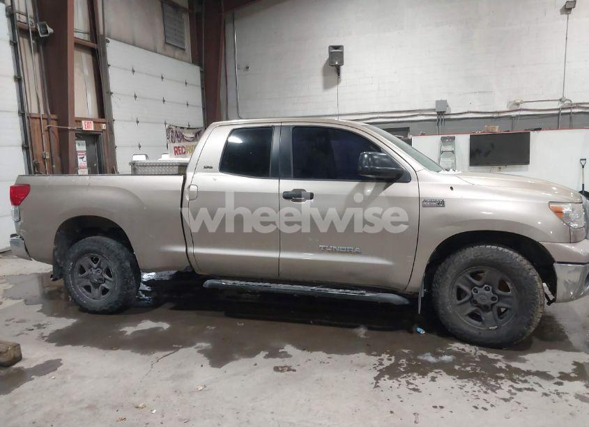 Photo 13 of 2007 Toyota Tundra SR5 5.7L V8 (VIN 5TBBV54117S455482)