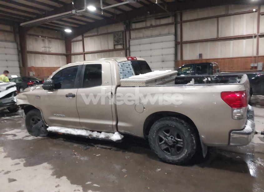 Photo 14 of 2007 Toyota Tundra SR5 5.7L V8 (VIN 5TBBV54117S455482)
