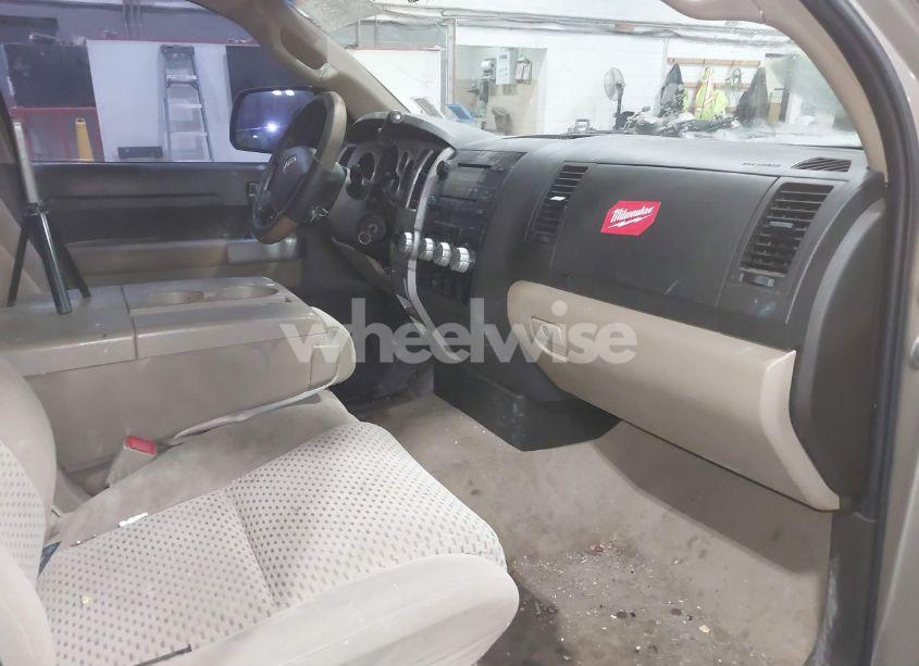 Photo 5 of 2007 Toyota Tundra SR5 5.7L V8 (VIN 5TBBV54117S455482)