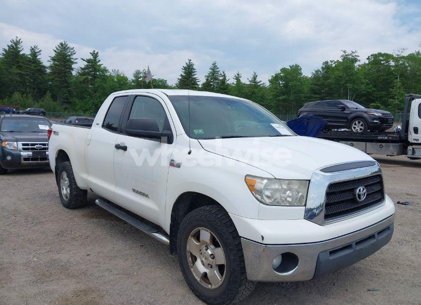 2008 Toyota Tundra SR5 5.7L V8 (VIN 5TBBV54128S503511) main photo