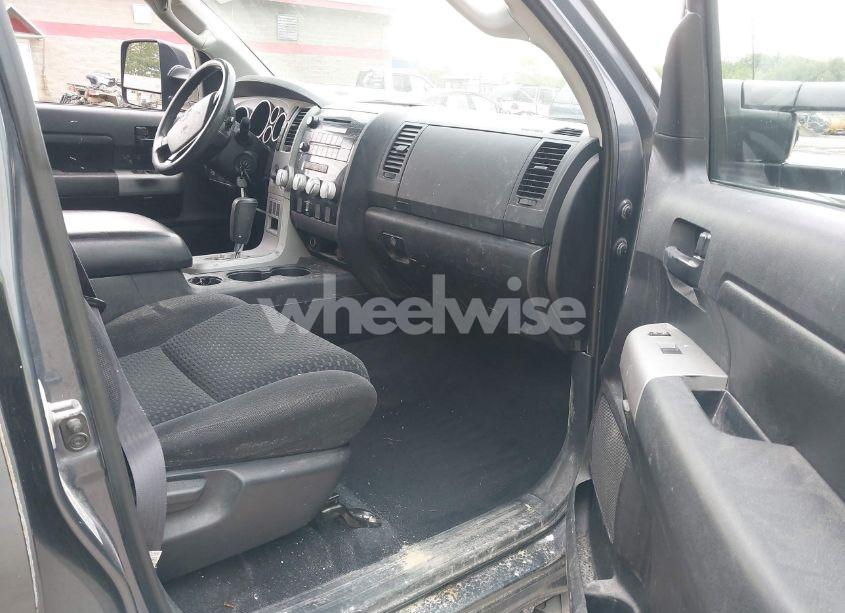 Photo 5 of 2007 Toyota Tundra SR5 5.7L V8 (VIN 5TBBV54137S489018)