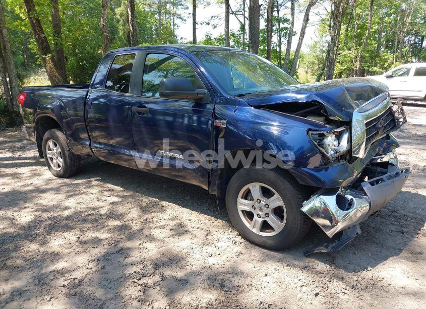 2008 Toyota Tundra SR5 5.7L V8 (VIN 5TBBV54148S499090) main photo