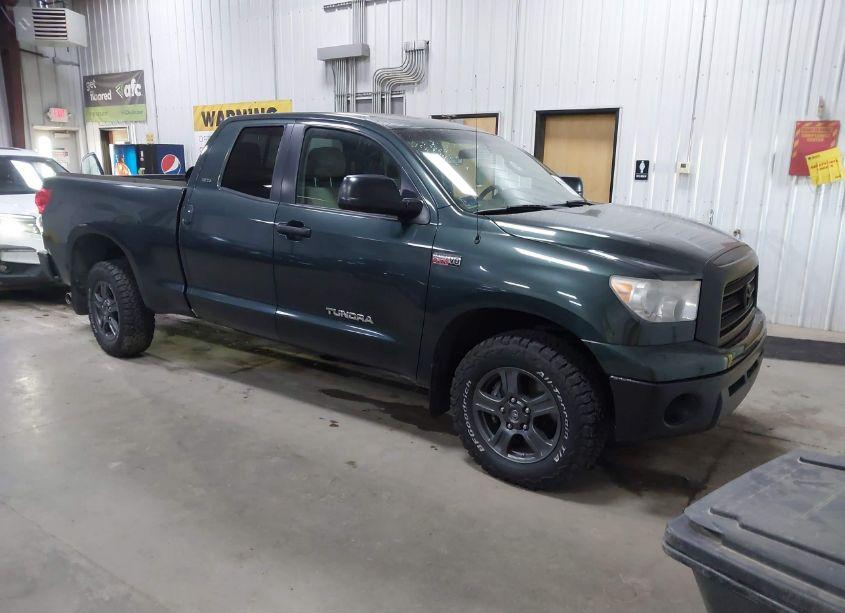 2007 Toyota Tundra SR5 5.7L V8 (VIN 5TBBV54157S452438) main photo