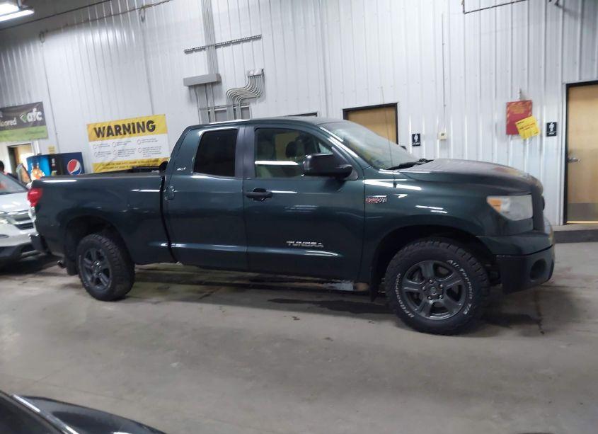 Photo 13 of 2007 Toyota Tundra SR5 5.7L V8 (VIN 5TBBV54157S452438)