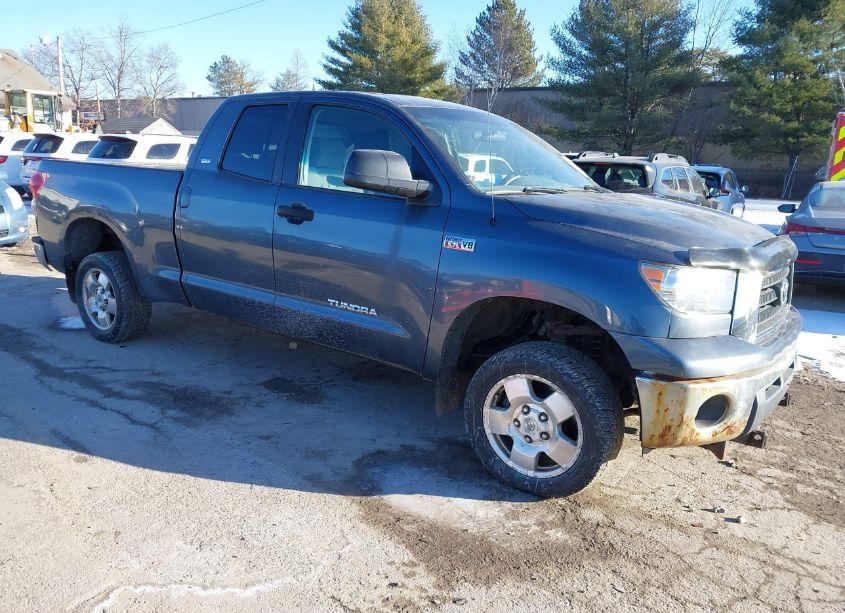 2007 Toyota Tundra SR5 5.7L V8 (VIN 5TBBV54157S453573) main photo