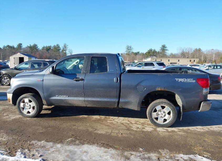 Photo 14 of 2007 Toyota Tundra SR5 5.7L V8 (VIN 5TBBV54157S453573)