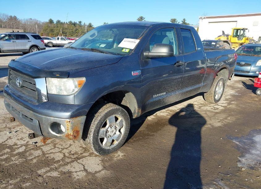 Photo 2 of 2007 Toyota Tundra SR5 5.7L V8 (VIN 5TBBV54157S453573)