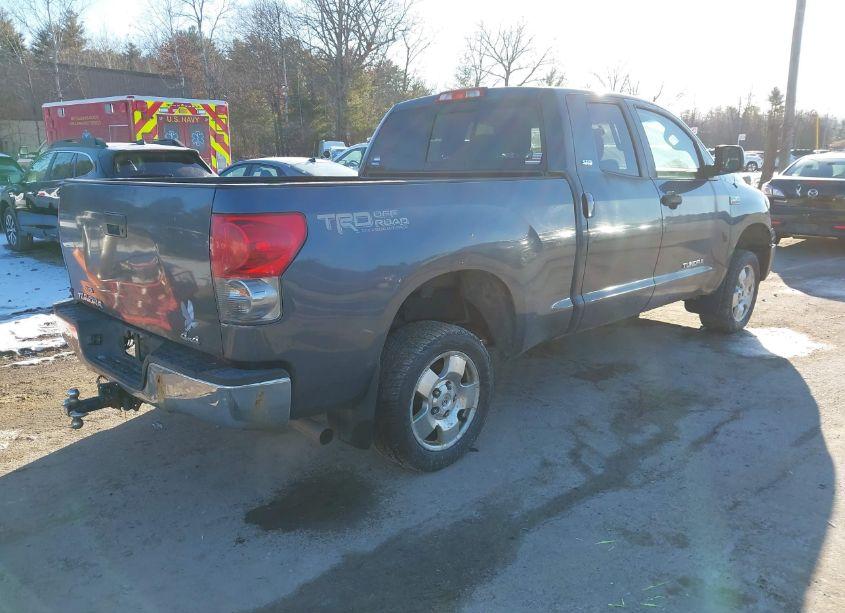 Photo 4 of 2007 Toyota Tundra SR5 5.7L V8 (VIN 5TBBV54157S453573)