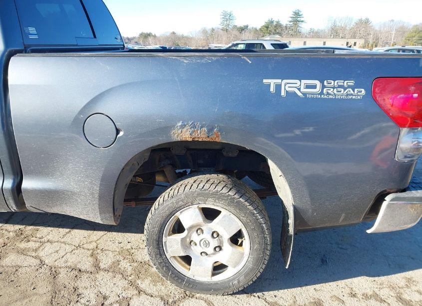 Photo 6 of 2007 Toyota Tundra SR5 5.7L V8 (VIN 5TBBV54157S453573)