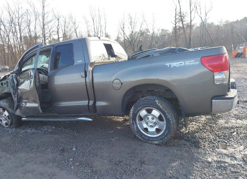 Photo 14 of 2007 Toyota Tundra SR5 5.7L V8 (VIN 5TBBV54157S489702)