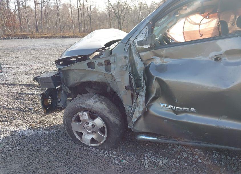 Photo 6 of 2007 Toyota Tundra SR5 5.7L V8 (VIN 5TBBV54157S489702)