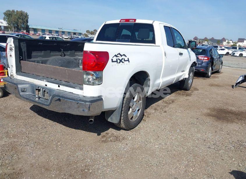 Photo 4 of 2007 Toyota Tundra SR5 5.7L V8 (VIN 5TBBV54167S457566)