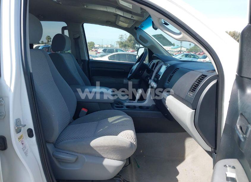 Photo 5 of 2007 Toyota Tundra SR5 5.7L V8 (VIN 5TBBV54167S457566)