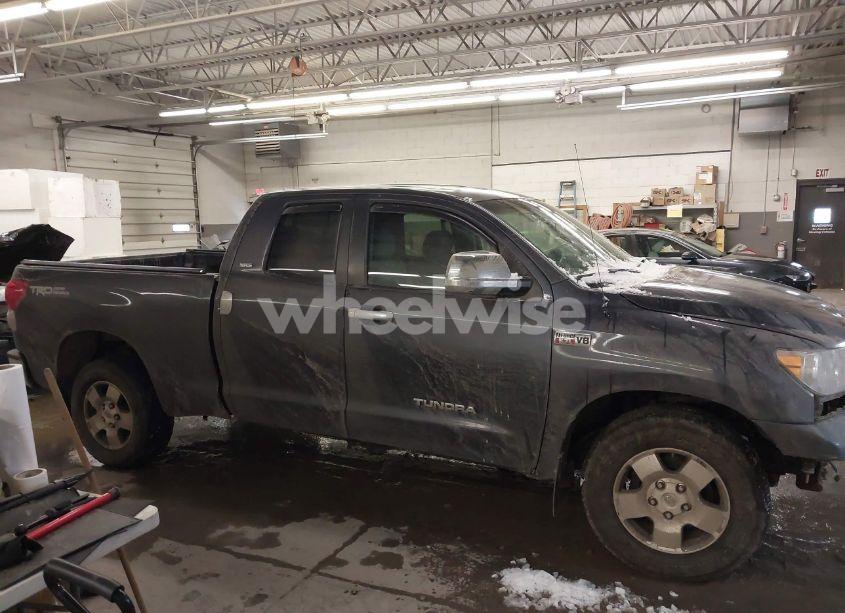 Photo 13 of 2007 Toyota Tundra SR5 5.7L V8 (VIN 5TBBV54177S465644)