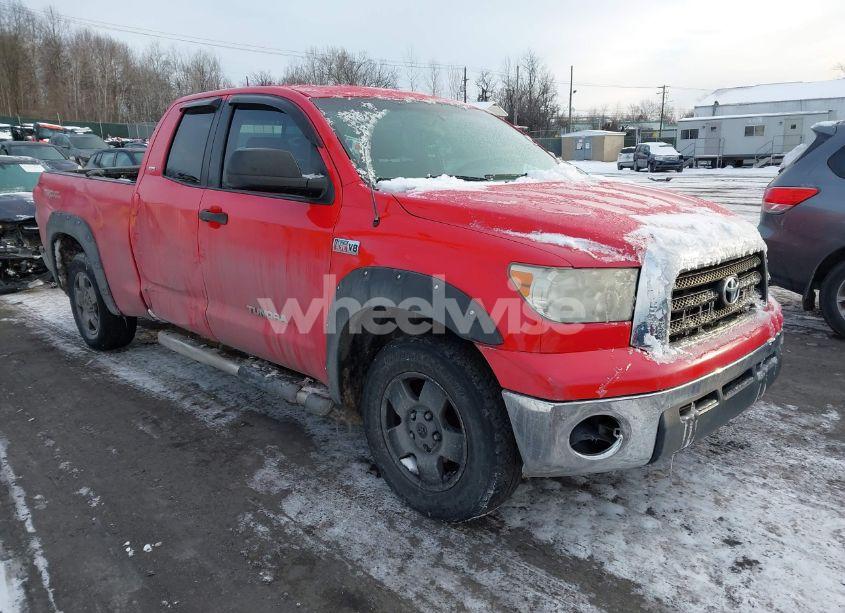 2007 Toyota Tundra SR5 5.7L V8 (VIN 5TBBV54177S467233) main photo