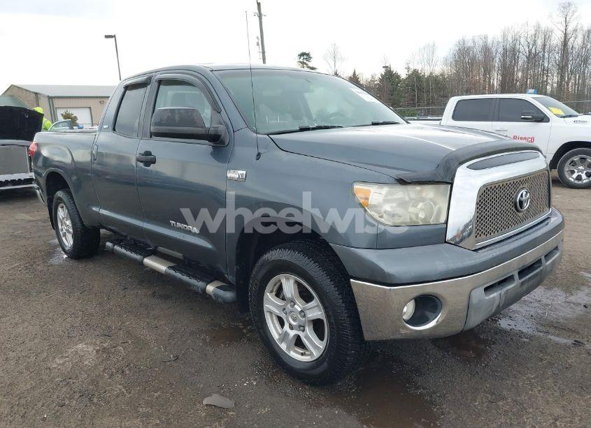2007 Toyota Tundra SR5 5.7L V8 (VIN 5TBBV541X7S454086) main photo