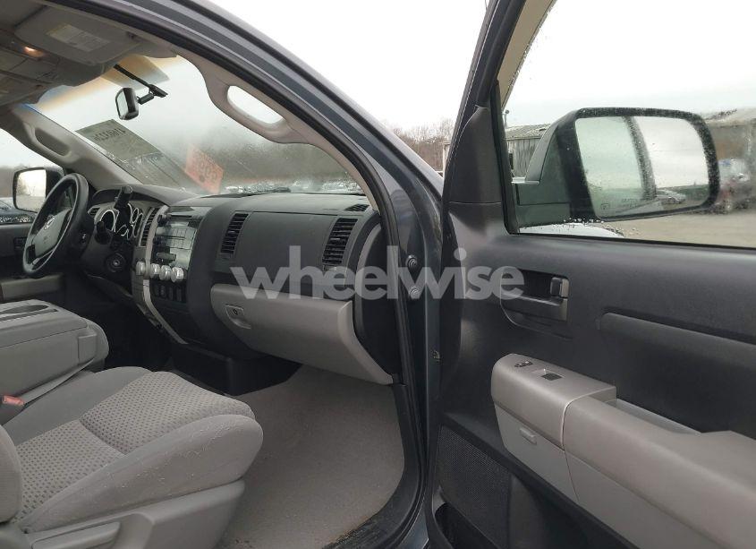 Photo 5 of 2007 Toyota Tundra SR5 5.7L V8 (VIN 5TBBV541X7S454086)