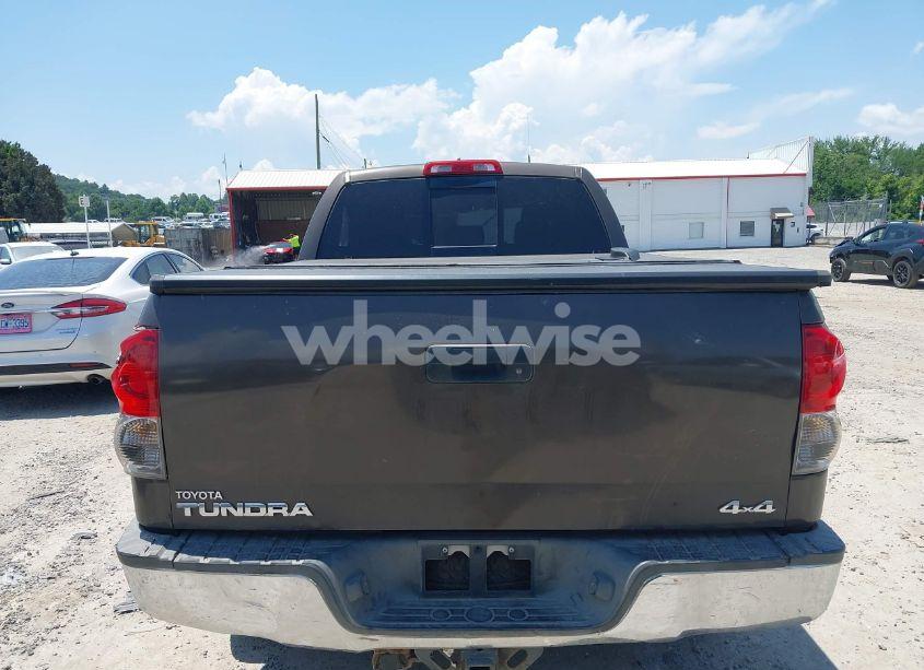 Photo 16 of 2007 Toyota Tundra SR5 5.7L V8 (VIN 5TBBV541X7S467937)