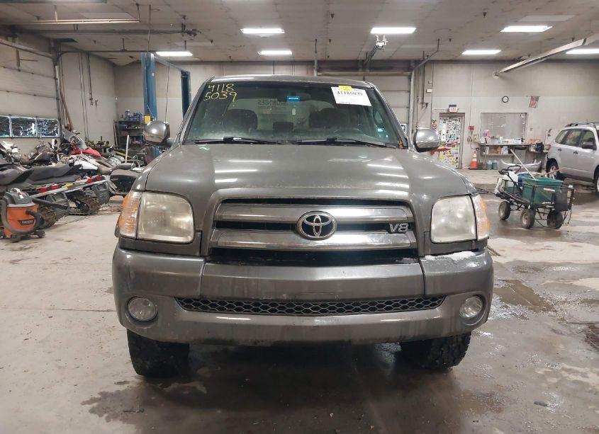 Photo 12 of 2004 Toyota Tundra SR5 V8 (VIN 5TBDT44104S435390)