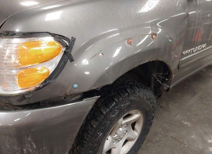 Photo 6 of 2004 Toyota Tundra SR5 V8 (VIN 5TBDT44104S435390)